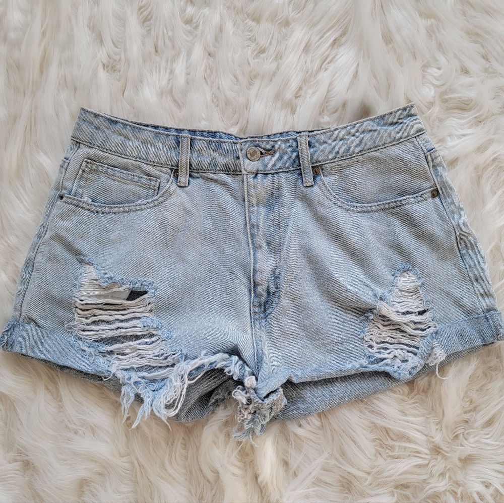 NEW - Distressed Concert Shorts FOREVER 21